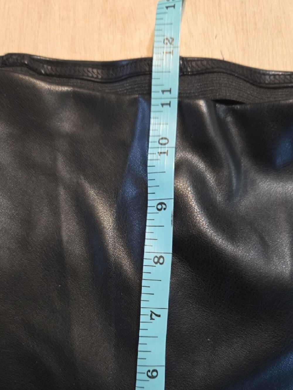 Fabletics Vegan Leather Pants Hight Waisted Lined Flexible Edgy Form Fitting - Picture 10 of 15